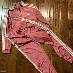 Ladies Adidas Outfit Nylon Medium